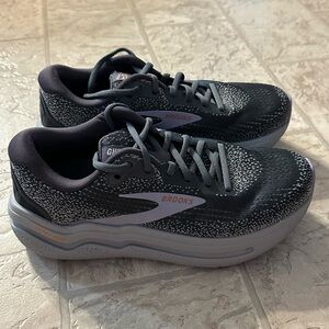 Brooks Ghost Max 2